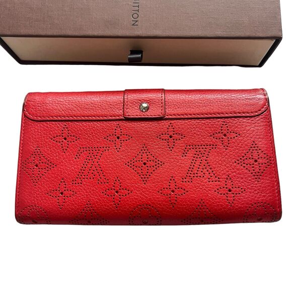 Louis Vuitton Amelia Red Monogram Mahina Leather Wallet - Picture 3 of 16